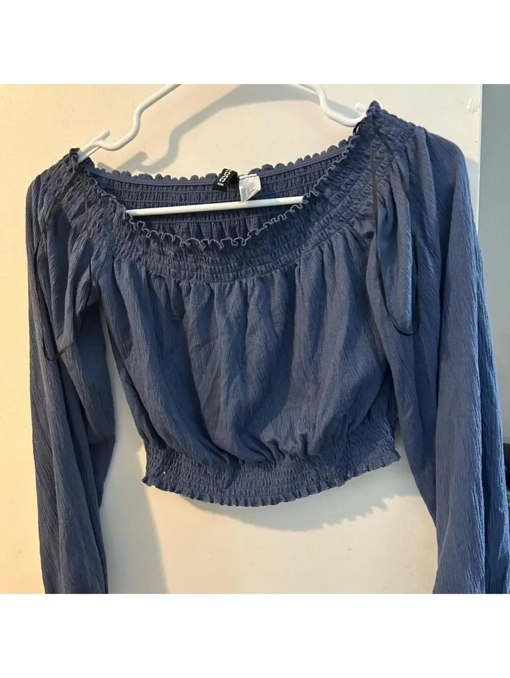 H&M Divided blue long sleeve top. Size S #feminine #summer